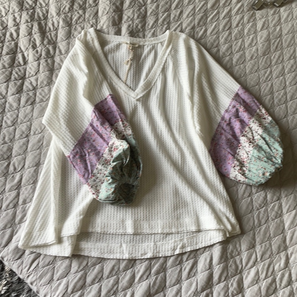 In Loom Floral V Neck NWT